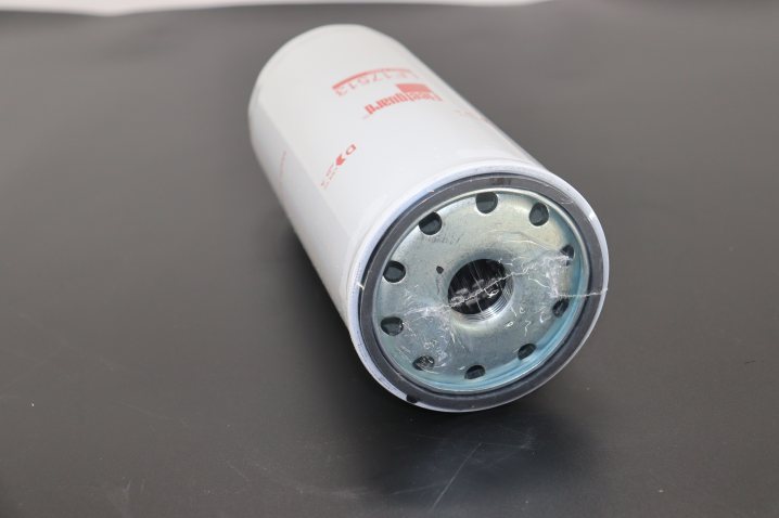 LF17513 Filtre à huile SpinOn